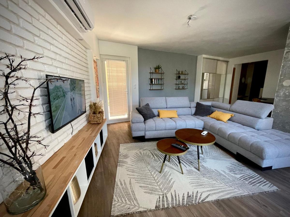 Tres Bel Appartement Central, Au Calme Avec Balneo Perpinhã Exterior foto